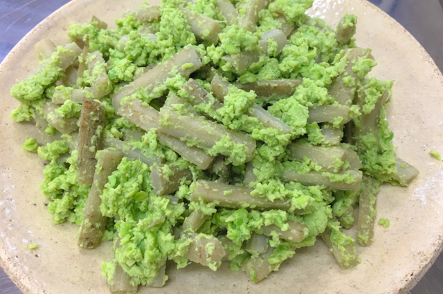 Kurumi Gobou (Burdock root dressed with Edamame paste)