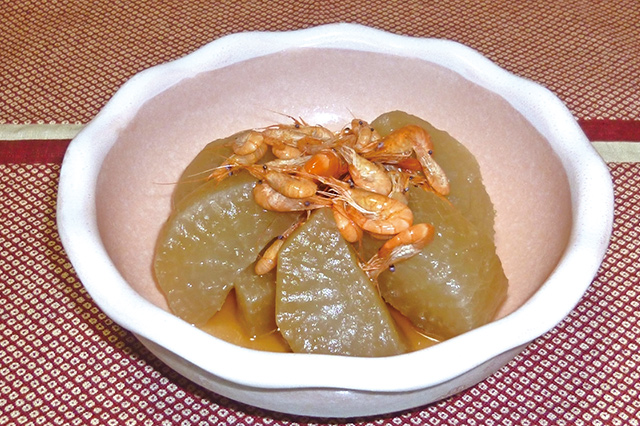 Ebi Daikon (Simmered Daikon radish with Shrimp)