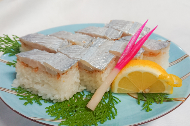 Tachiuo-ryouri / Tachiuo-zushi (=scabbard fish dish, and sushi)