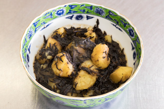 Jagaimo-to-Hijiki-no-Nimono (Simmered Potatoes and Hijiki Seaweed)