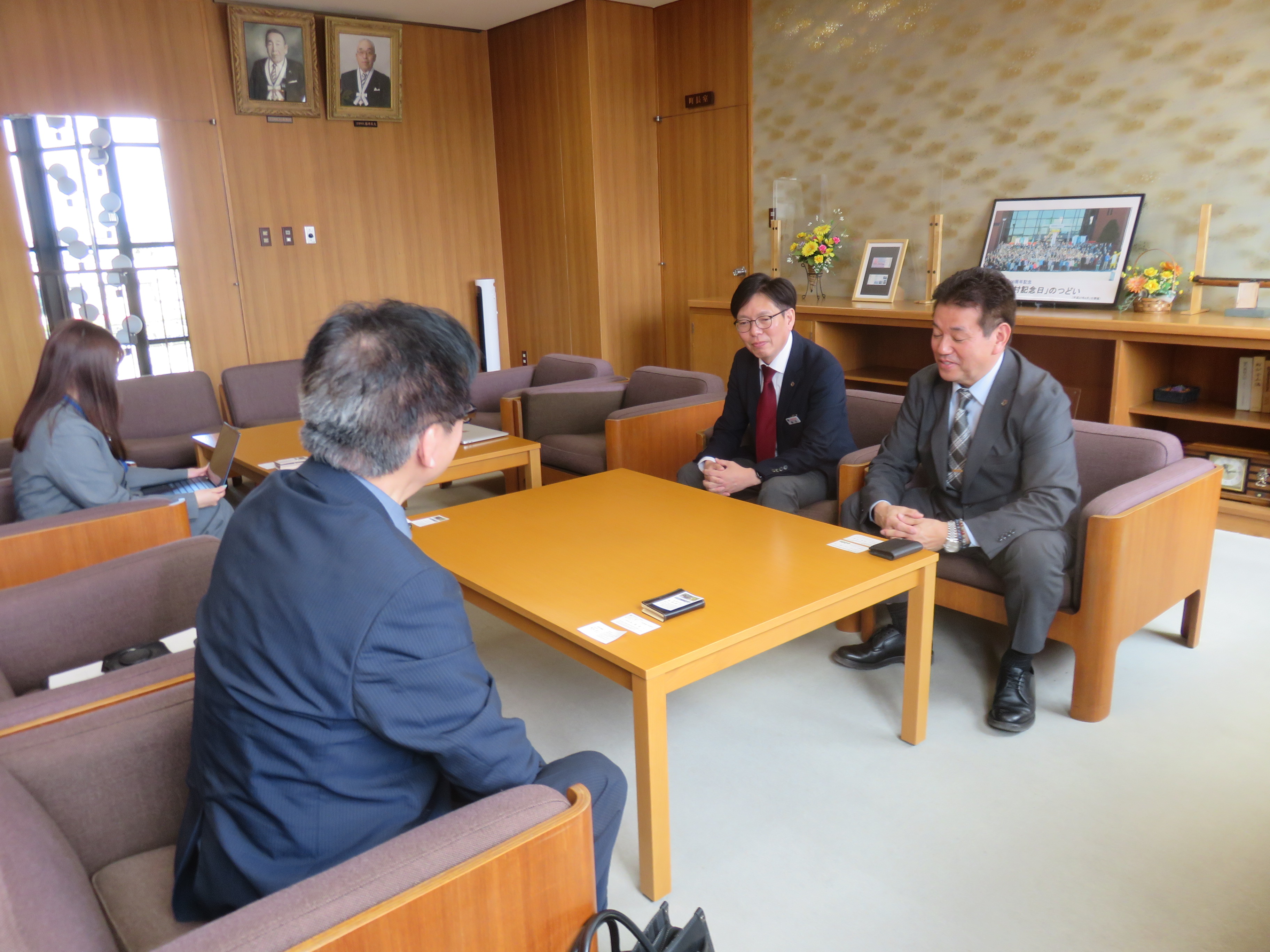 和寒町長と意見交換を行いました。