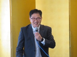情報提供を行う齊官地方参事官