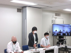 開会挨拶をする佐藤地方参事官