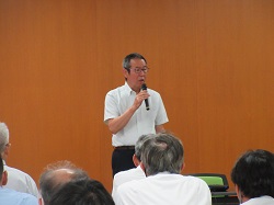 講演を行う漆間地方参事官