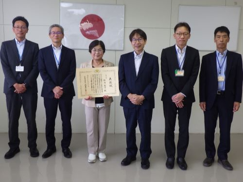 竹内氏と福井県職員との写真