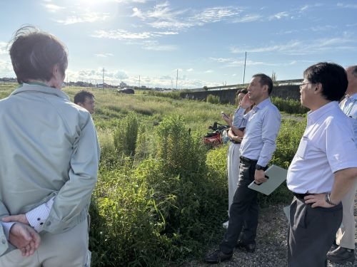 生産者らとの意見交換の様子