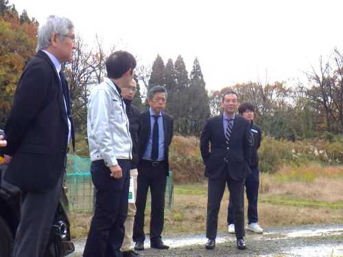 説明を受ける様子