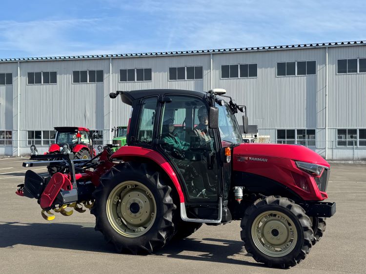 直進アシストトラクターの操作体験