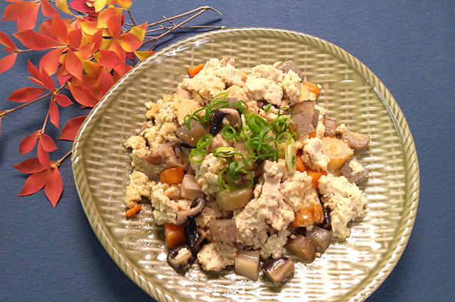 高野豆腐粉と野菜の煮物