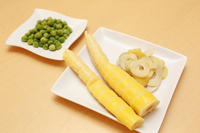 淡竹とエンドウの煮物