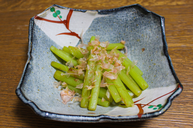 つわぶきの油炒め