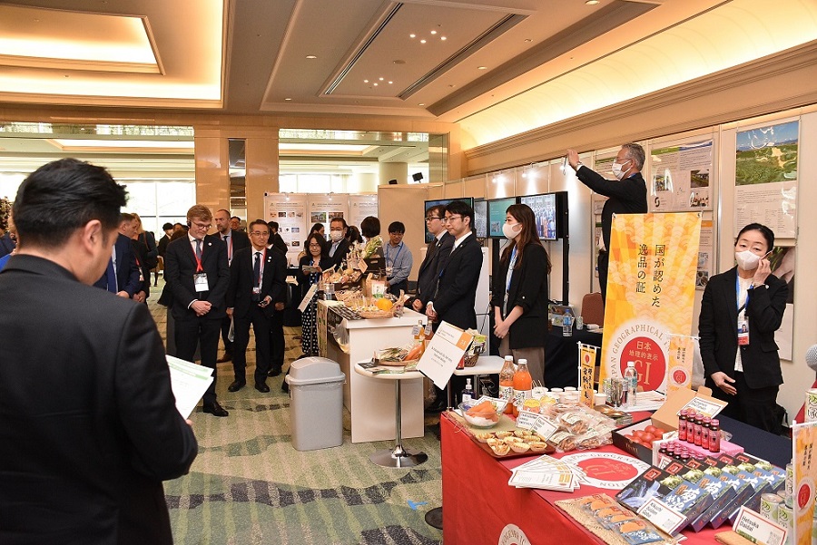 にぎわう展示ブース