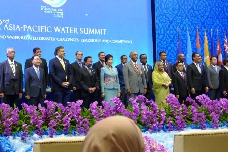 06政府代表団集合写真