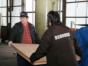 木製パーティションの製作の様子2