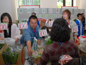 「風評被害に負けるな！『野菜を食べて農家・農業を応援しよう！』」の様子1