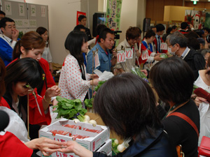 「風評被害に負けるな！『野菜を食べて農家・農業を応援しよう！』」の様子2