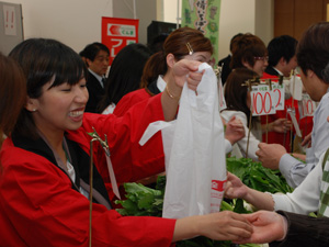 「風評被害に負けるな！『野菜を食べて農家・農業を応援しよう！』」の様子4