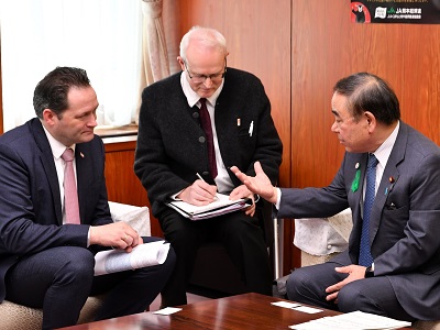 トチュニックオーストリア農林 ・地域・水資源管理大臣と会談を行う坂本農林水産大臣