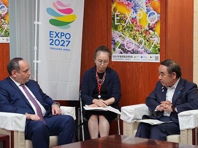 ケルケンツェス博覧会国際事務局(BIE)事務局長と会談する坂本農林水産大臣