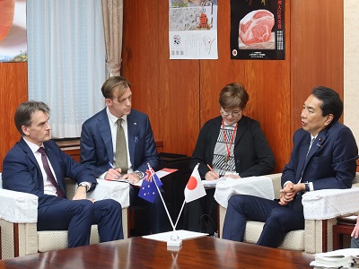 ヘイハースト駐日豪州大使と会談する江藤農林水産大臣