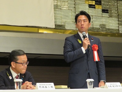 「全国中小企業団体中央会 令和7年度通常総会」で祝辞を述べる小泉農林水産大臣（寄り）