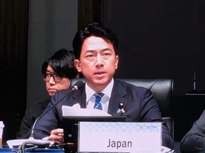 APEC食料安全保障担当大臣会合で発言する小泉農林水産大臣