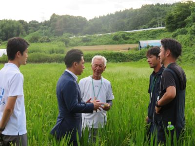 郡山市で稲作農家等と意見交換を行う小泉 農林水産大臣