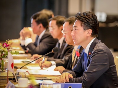 第25回ASEAN＋3農林大臣会合で発言する小泉農林水産大臣