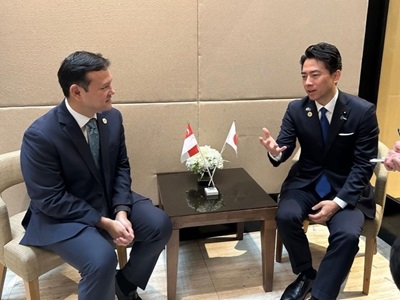 ザキ―・モハマド・シンガポール 持続可能性・環境上級国務大臣と会談する小泉農林水産大臣