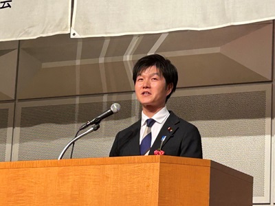 JA全国女性大会で祝辞を述べる鈴木農林水産大臣