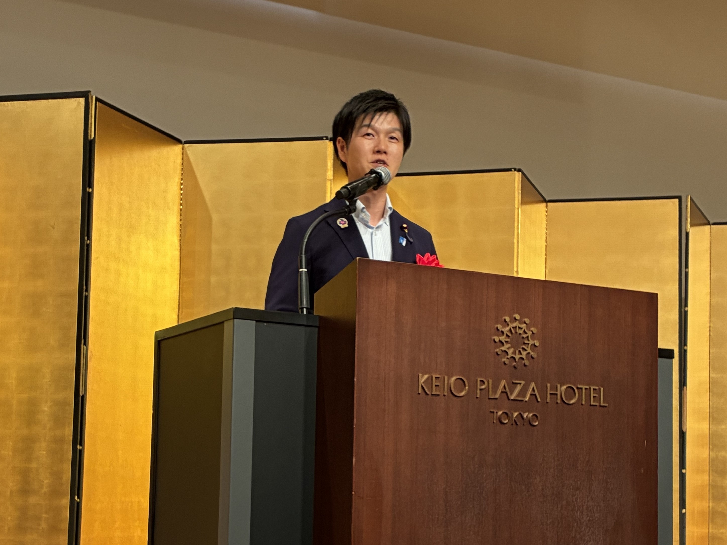 全日本パン協同組合連合会創立70周年記念式典にて挨拶を述べる鈴木農林水産大臣