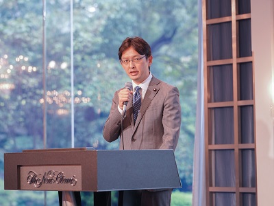 挨拶を行う高橋農林水産大臣政務官