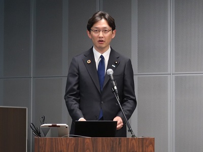 農福連携フォーラムにおいて挨拶を行う高橋農林水産大臣政務官