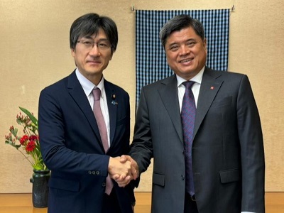 ナム・ベトナム農業農村開発副大臣と舞立農林水産大臣政務官