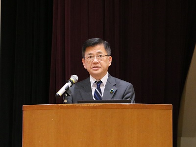 挨拶を行う庄子農林水産大臣政務官