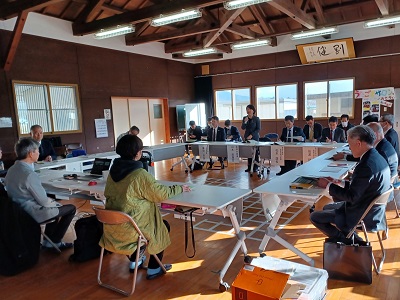 亀岡市の有機農業の取組について意見交換を行う山本農林水産大臣政務官