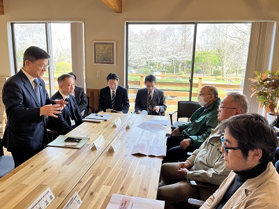 農泊関係施設で関係者と意見交換を行う庄子農林水産大臣政務官