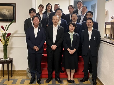 ベトナムの輸出支援プラットフォーム協議会の会合に出席する山本農林水産大臣政務官（前列右から2人目）