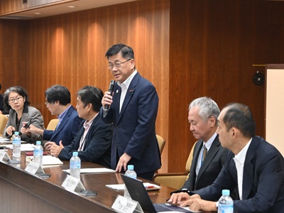 日米関税交渉の合意に関する商社との意見交換会にて挨拶を行う庄子農林水産大臣政務官