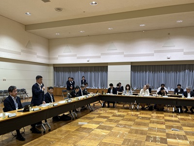 水産政策審議会第28回総会に出席し、挨拶を行う庄子農林水産大臣政務官（全体）