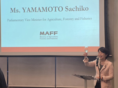 日本食レセプションで乾杯挨拶を行う山本農林水産大臣政務官