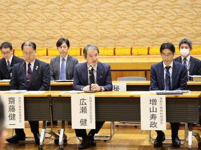 挨拶を行う広瀬農林水産大臣政務官