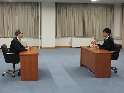 内堀福島県知事と意見交換を行う鈴木農林水産副大臣