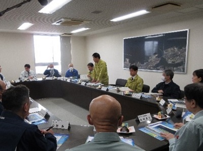 射水市で漁業関係者と意見交換を行う武村農林水産副大臣