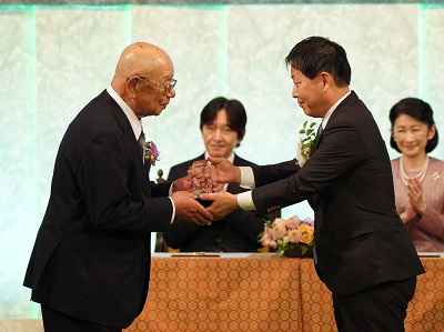 4月4日 「第32回地球環境大賞」授与式への出席