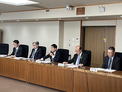 関係省庁と意見交換を行う武村農林水産副大臣