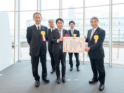 農林水産大臣賞受賞団体と武村農林水産副大臣