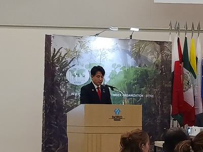 挨拶を行う滝波農林水産副大臣