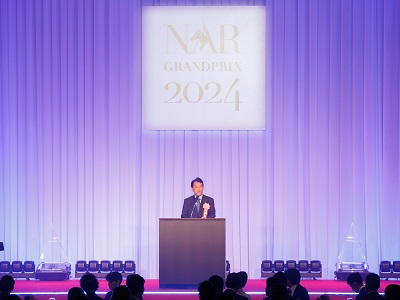 挨拶を行う笹川農林水産副大臣（会場全体の様子）