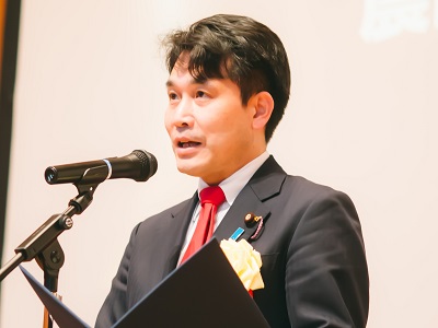 祝辞を述べる滝波農林水産副大臣